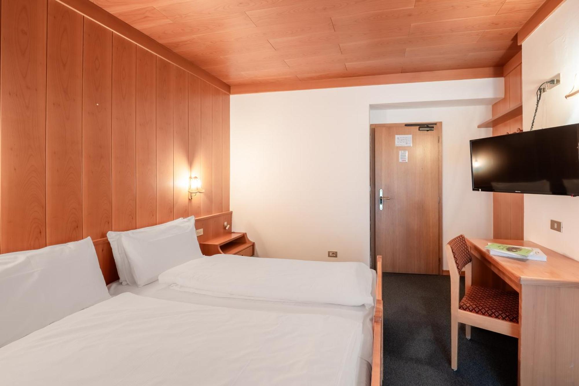 Hotel Grohmann Campitello di Fassa Exteriör bild