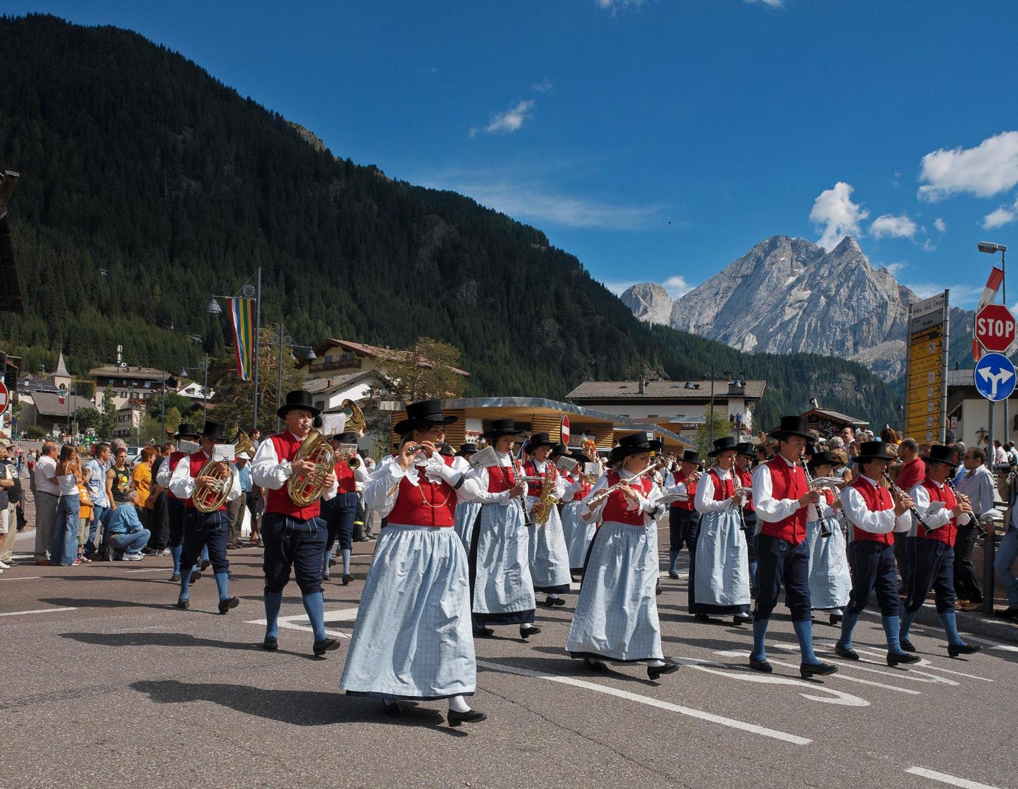 Hotel Grohmann Campitello di Fassa Exteriör bild