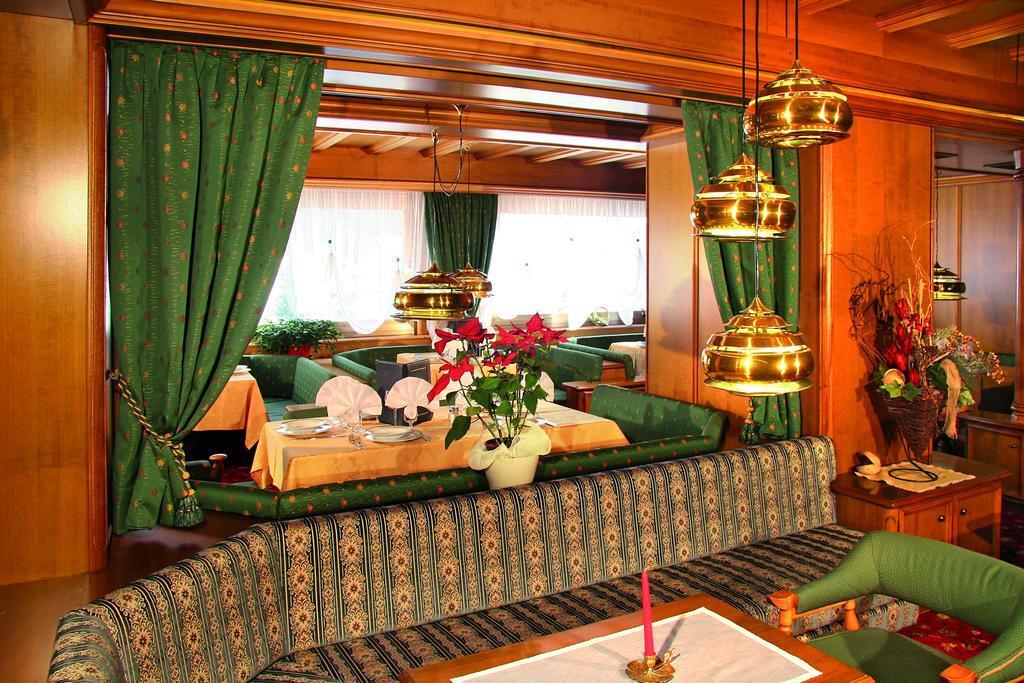 Hotel Grohmann Campitello di Fassa Exteriör bild